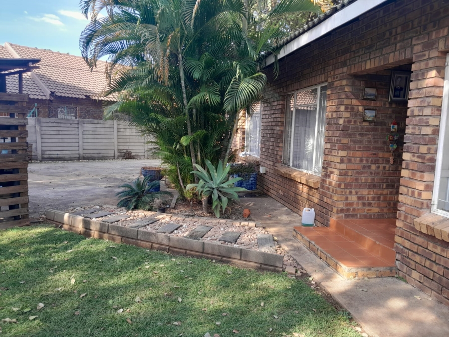 7 Bedroom Property for Sale in Rustenburg Central North West